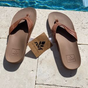 New with tag reef flip flops
